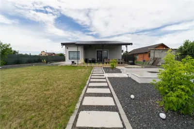 Vila individuala de vanzare â€“ 190 mp utili â€“ teren 755 mp â€“ - foto 2