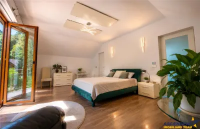 FILM! Resedinta nobiliara, in inima coltului verde al Vaii Nandrului: Pestisu Mic. - foto 4