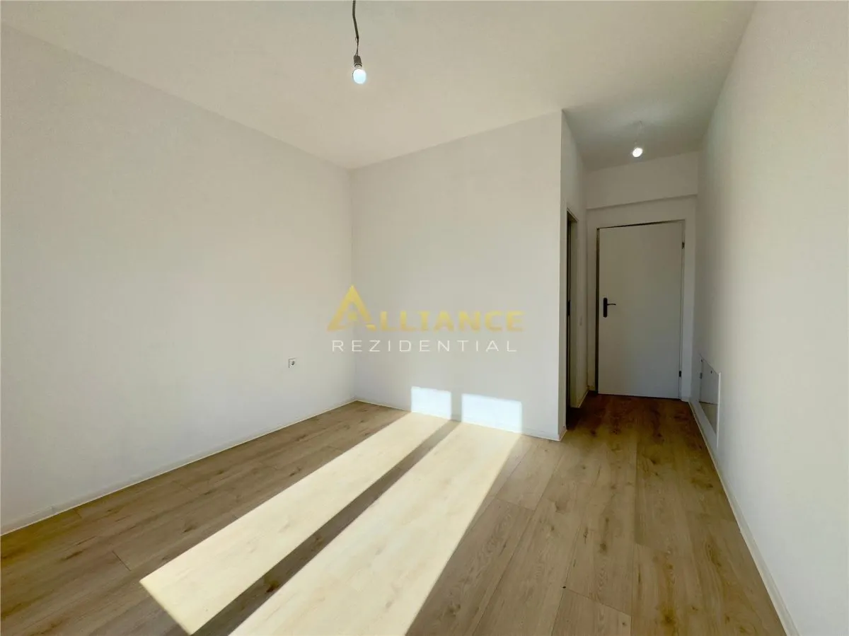 10 Minute Metrou | Str. Aviatorilor | Casa Individuala | 4 camere 2 bai | 330 mp - foto 6