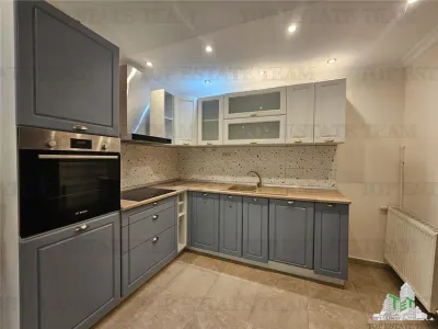 Apartament deosebit, 4 camere, in vila cu intrare separata - o oaza de liniste in inima Constantei - foto 4